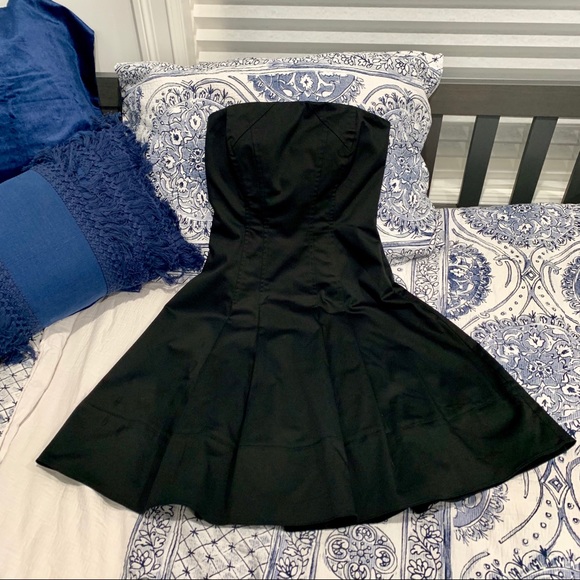 Express Strapless Dress (Black) (6) - Picture 6 of 8